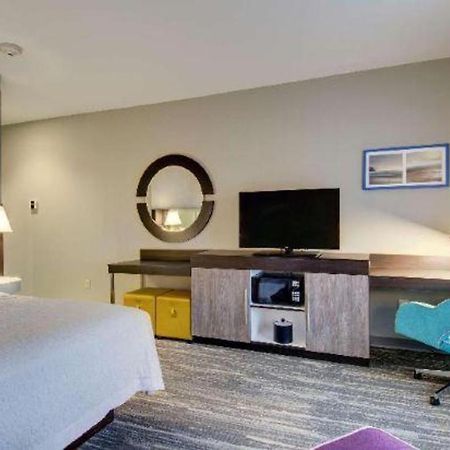 Hampton Inn & Suites Boston/Stoughton Exteriör bild