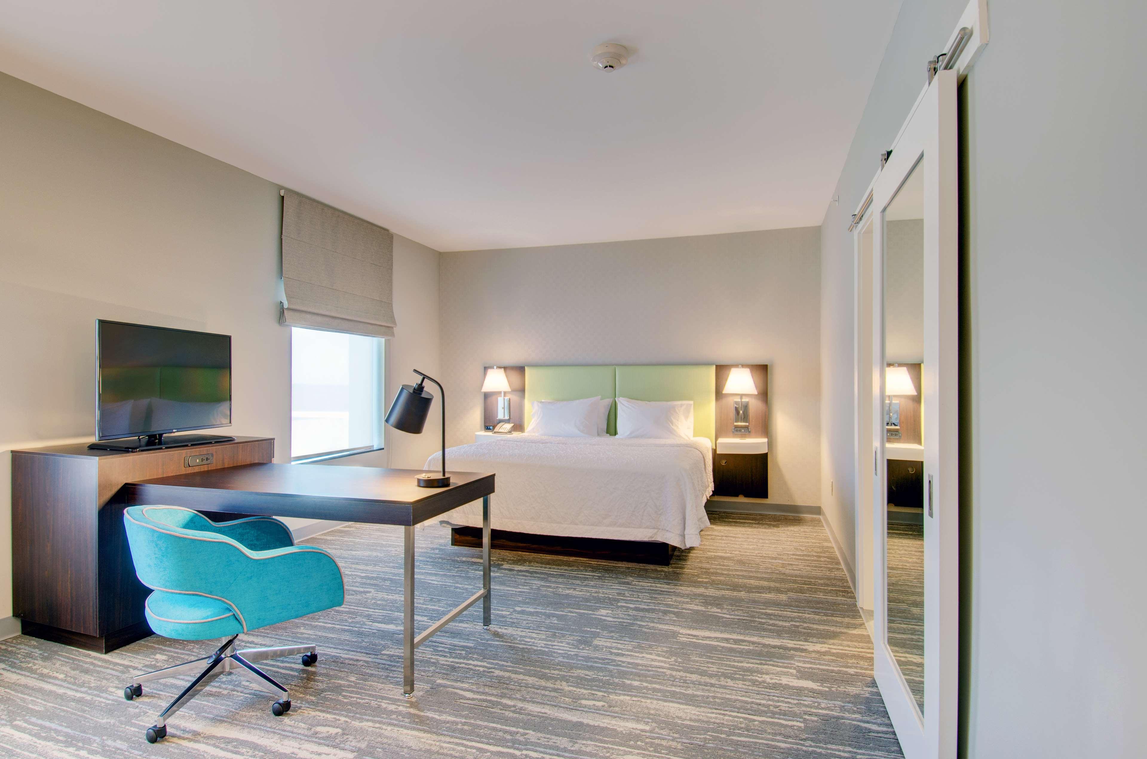 Hampton Inn & Suites Boston/Stoughton Exteriör bild