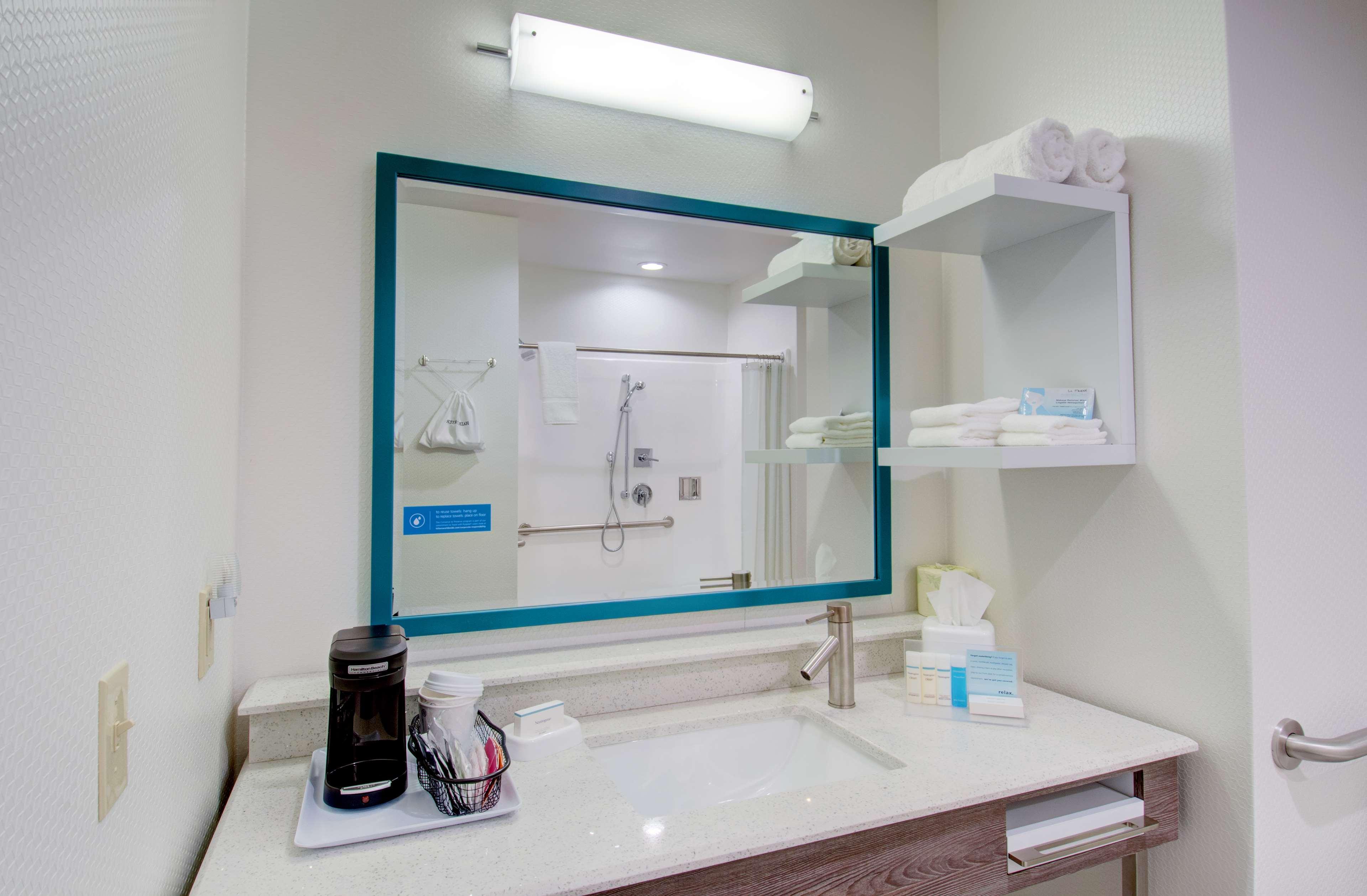 Hampton Inn & Suites Boston/Stoughton Exteriör bild