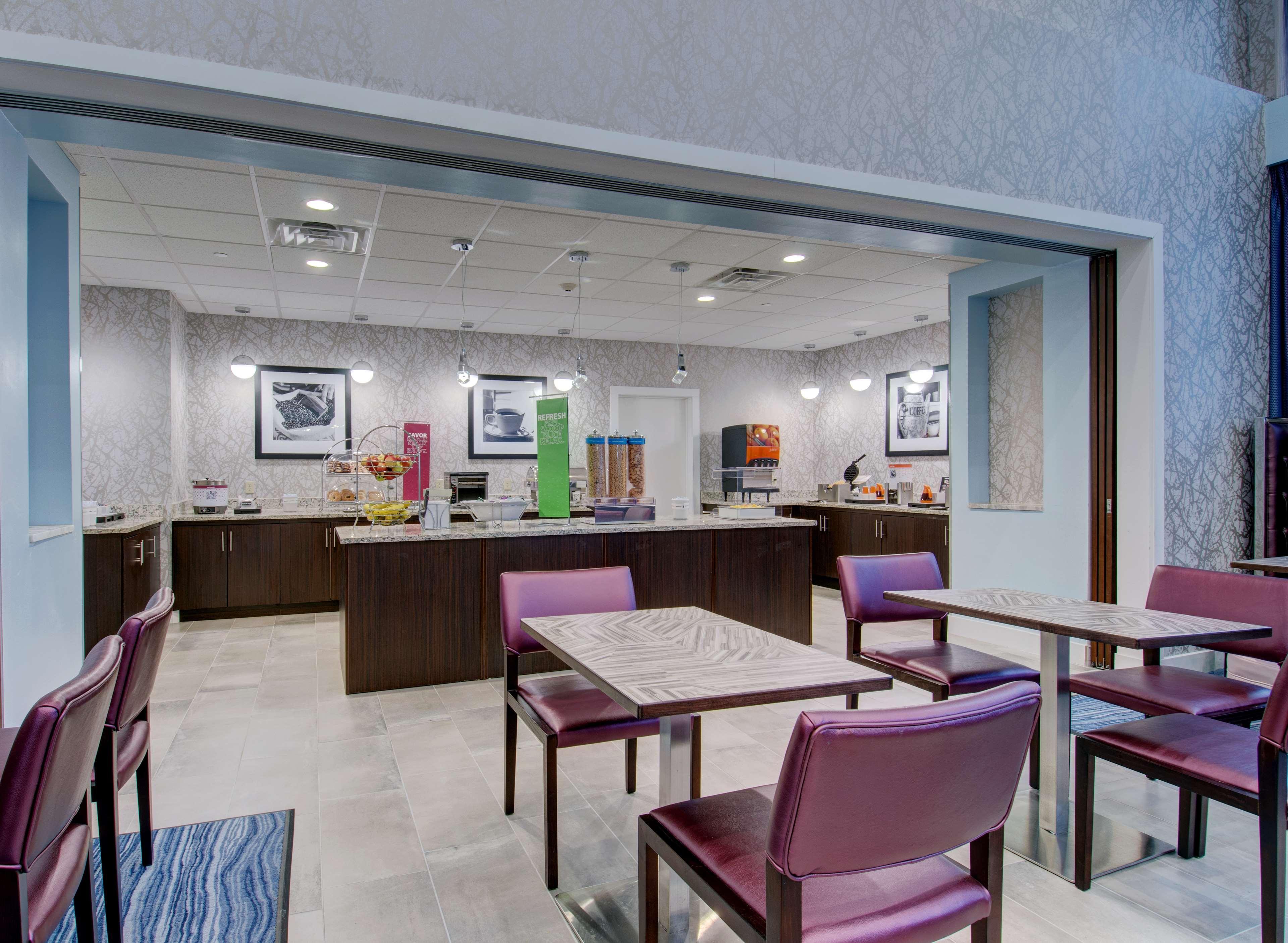 Hampton Inn & Suites Boston/Stoughton Exteriör bild