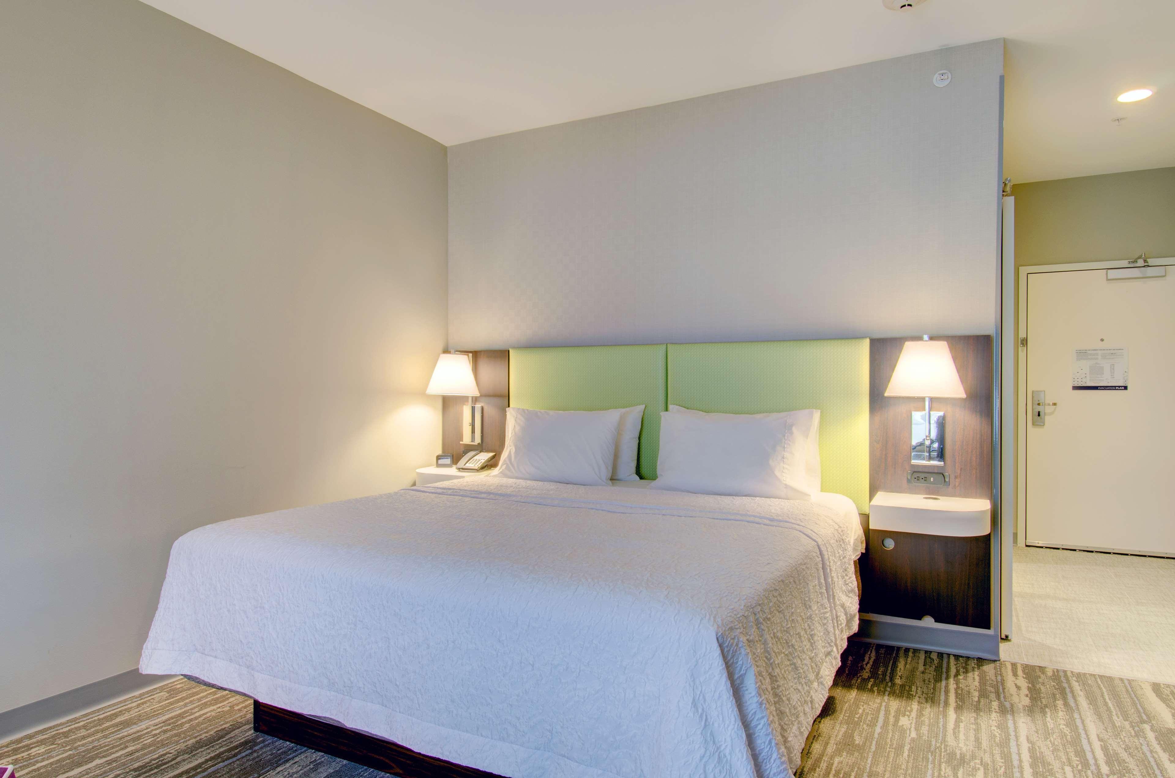 Hampton Inn & Suites Boston/Stoughton Exteriör bild