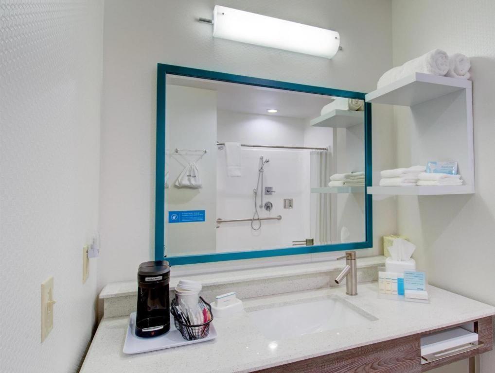 Hampton Inn & Suites Boston/Stoughton Exteriör bild