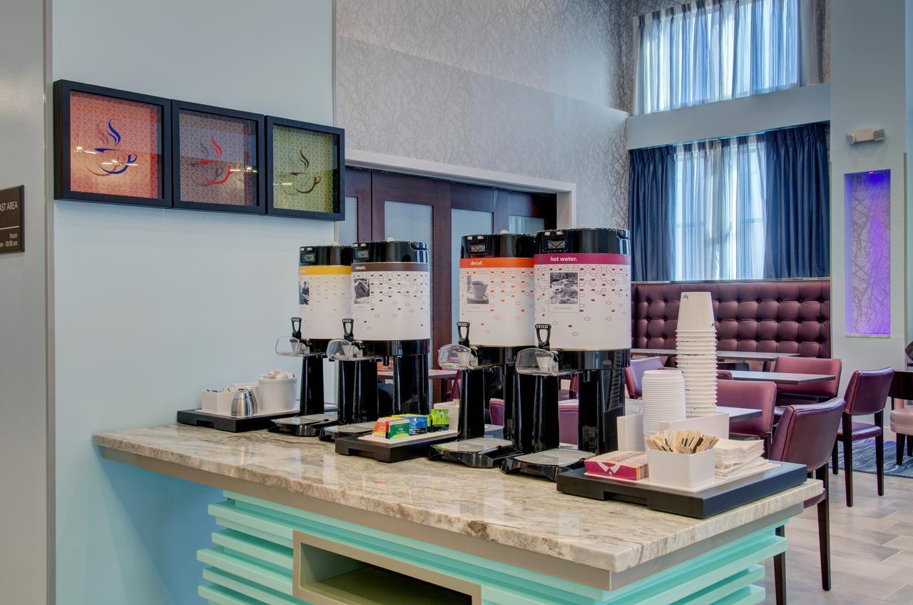Hampton Inn & Suites Boston/Stoughton Exteriör bild